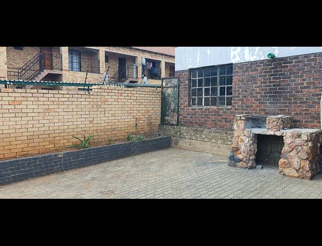 4 BEDROOM HOUSE FOR SALE IN HEIDELBERG INDUSTRIAL